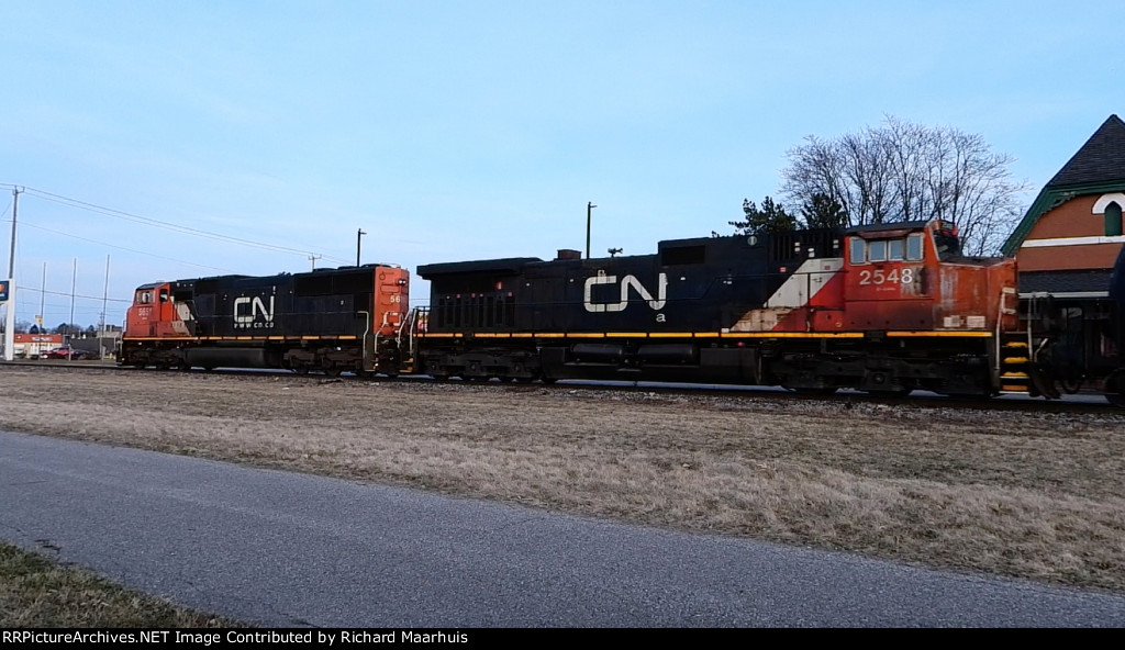 CN 2548